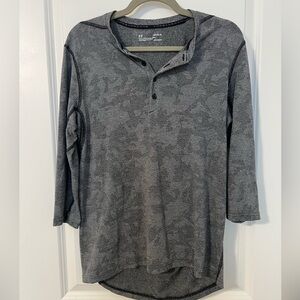 Under Armour 3/4 Sleeve Utility “Threadborne” Henley Shirt in Gray - M